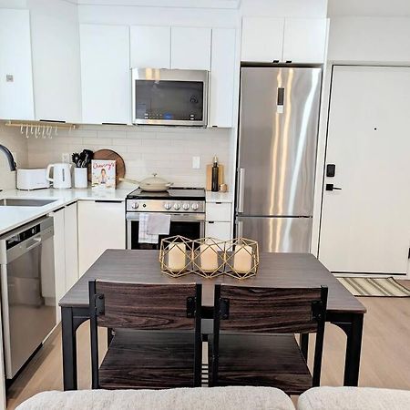 Centrally Located, Modern, 2 Bedroom Home 溫哥華 外观 照片