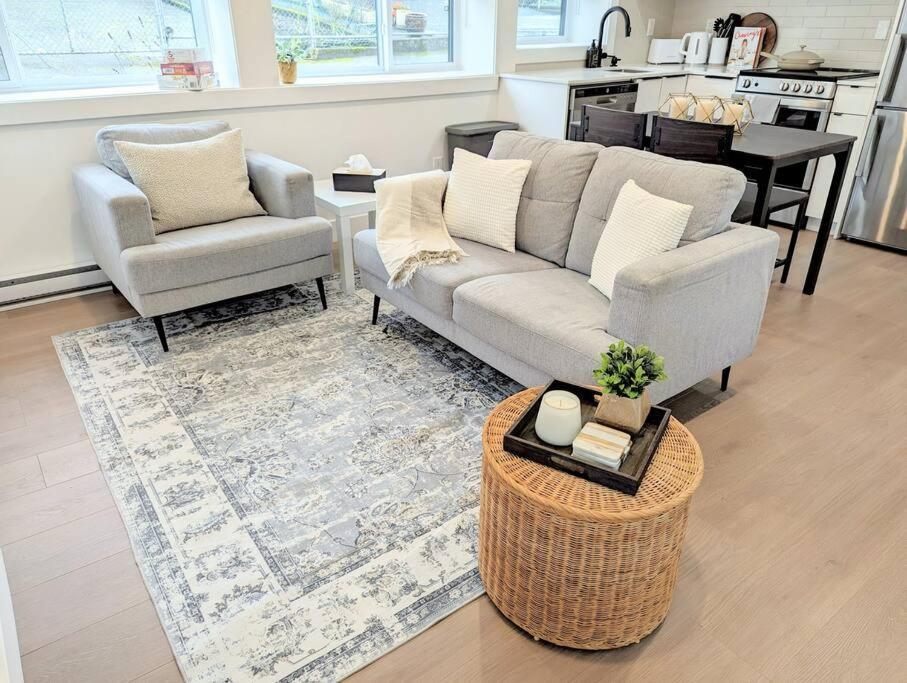 Centrally Located, Modern, 2 Bedroom Home 溫哥華 外观 照片